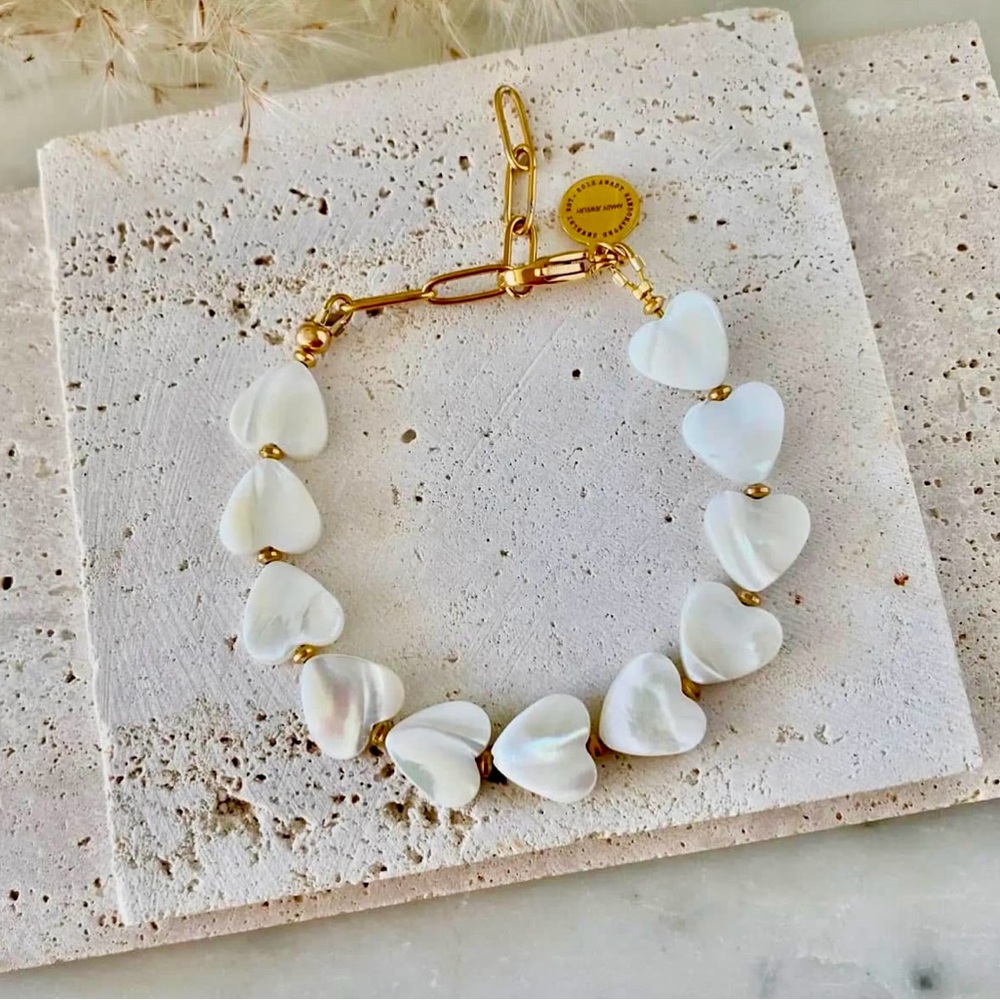 New Heart Shaped Pearl Shell Bracelet 18k Gold Plated